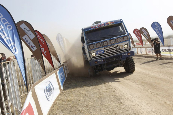 Интервью с гонщиком КАМАЗ-мастер Андреем Каргиновым — победы на Дакаре, финиш на трёх колёсах, чем сейчас занимается, биография Интервью с гонщиком КАМАЗ-мастер Андреем Каргиновым — победы на Дакаре, финиш на трёх колёсах, чем сейчас занимается, биография