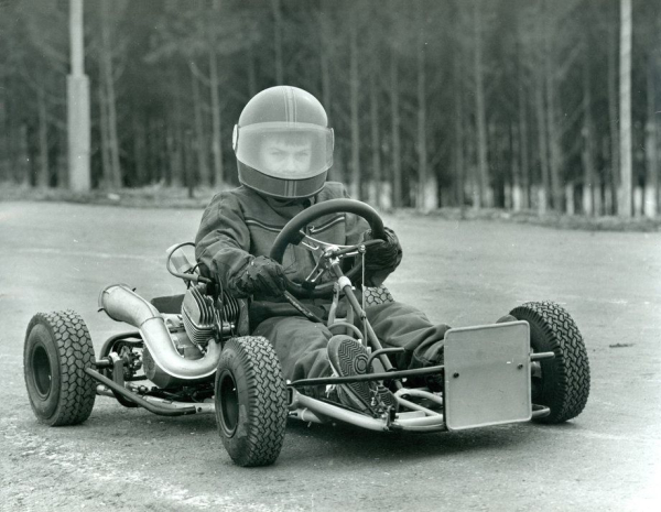 Интервью с гонщиком КАМАЗ-мастер Андреем Каргиновым — победы на Дакаре, финиш на трёх колёсах, чем сейчас занимается, биография Интервью с гонщиком КАМАЗ-мастер Андреем Каргиновым — победы на Дакаре, финиш на трёх колёсах, чем сейчас занимается, биография