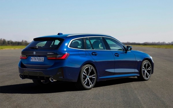 BMW представила обновленный седан и универсал 3-Series
BMW представила обновленный седан и универсал 3-Series