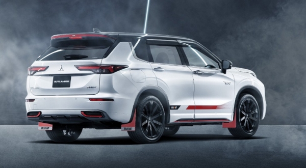 Mitsubishi Ralliart: всё ещё только декор, зато линейку пополнил паркетник ASX Mitsubishi Ralliart: всё ещё только декор, зато линейку пополнил паркетник ASX