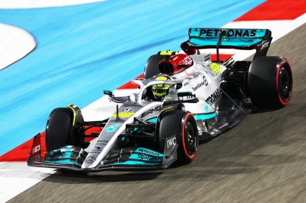 &laquo;Феррари&raquo; выиграет, Хэмилтон провалится, &laquo;Хаас&raquo; станет банкротом. Прогнозы перед стартом &laquo;Формулы-1&raquo;