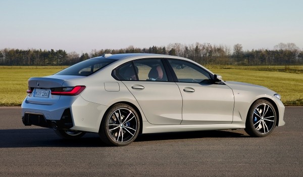 BMW третьей серии: рестайлинг и новый салон BMW третьей серии: рестайлинг и новый салон