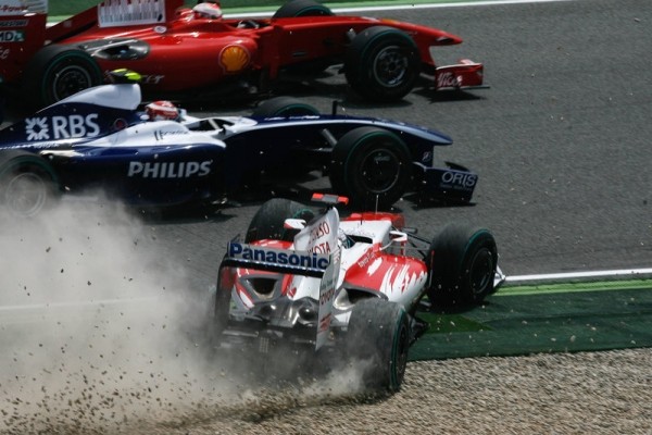 Последний сезон &laquo;Формулы-1&raquo; без русских. Как это выглядело