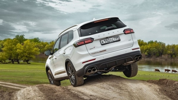 Полный привод, самый мощный мотор и силы в запасе: первый тест Chery Tiggo 8 PRO MAX Полный привод, самый мощный мотор и силы в запасе: первый тест Chery Tiggo 8 PRO MAX