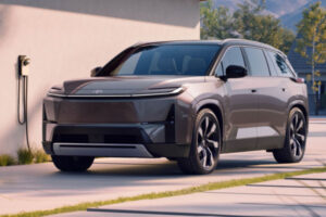 Новая Toyota Highlander стала электромобилем