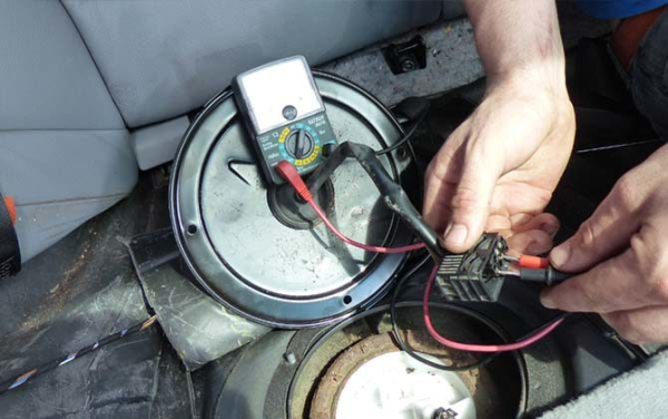 Как правильно заводить машину с автоматической коробкой передач и что делать если сел аккумулятор