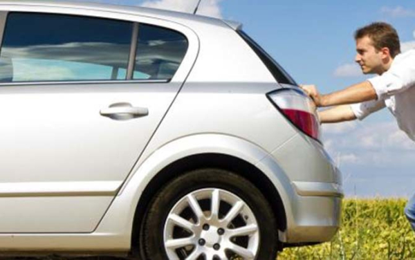 Как правильно заводить машину с автоматической коробкой передач и что делать если сел аккумулятор