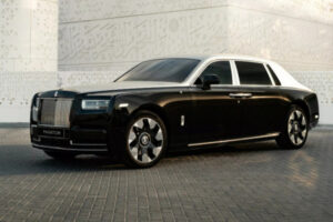 Уникальный Rolls-Royce Phantom Arabesque обрел лазерную гравировку на капоте