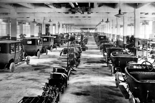 Трасса на крыше здания: история знаменитого завода Fiat в Линготто Трасса на крыше здания: история знаменитого завода Fiat в Линготто