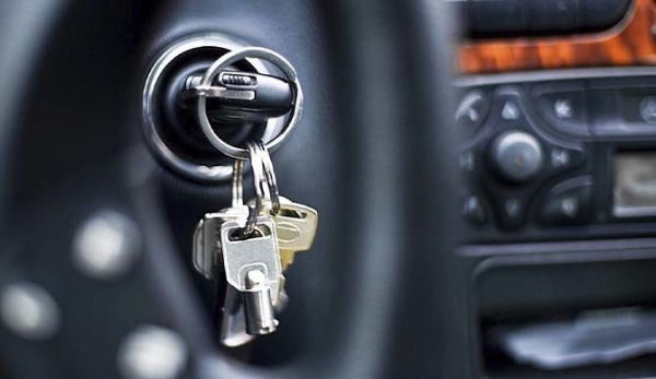 Как правильно заводить машину с автоматической коробкой передач и что делать если сел аккумулятор