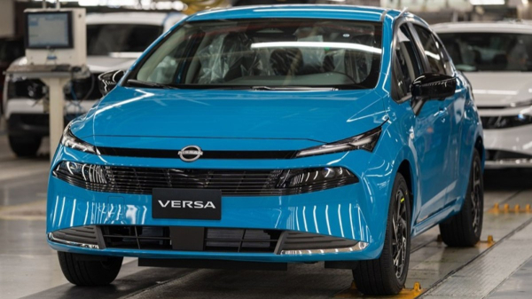 Новый седан Nissan Versa впервые показан официально Новый седан Nissan Versa впервые показан официально