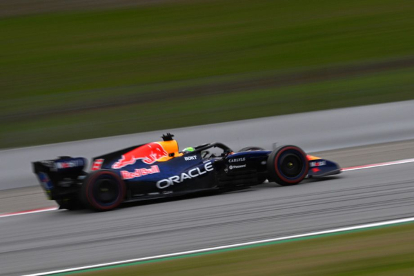 Тесты Формулы-1 в Барселоне: лучшее время у Феррари, больше всех проехал Мерседес