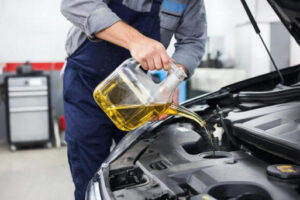 Россиянам рассказали, почему после «коктейля» из масел двигателю может потребоваться капремонт