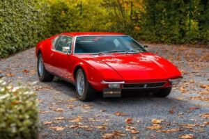Во Владивостоке продают редкое спортивное купе De Tomaso Pantera