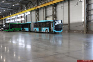 Похож на Ikarus: во Владимире построили автобус-гармошку