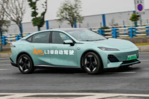 Власти Китая ужесточают правила для беспилотных автомобилей