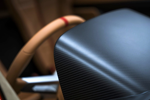 Рестомод 355 by Evoluto показался в серийном виде: новое шасси и два мотора на выбор Рестомод 355 by Evoluto показался в серийном виде: новое шасси и два мотора на выбор