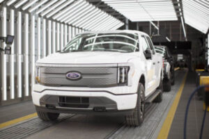 Компания Ford в 2025 году: электромобильные убытки