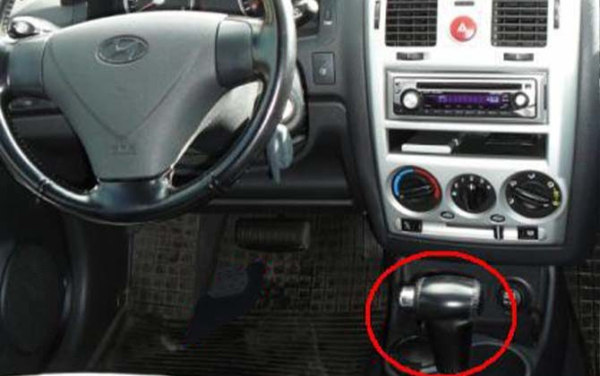 Как правильно заводить машину с автоматической коробкой передач и что делать если сел аккумулятор