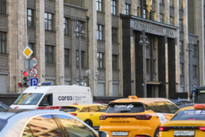 В Госдуме нашли способ борьбы с завышенными ценами на такси