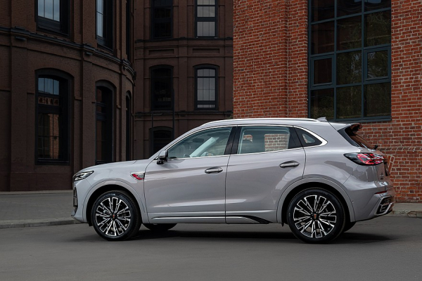 Семь причин купить Hongqi HS5