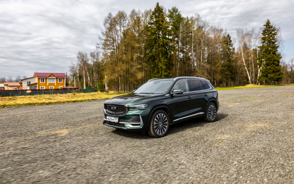 
            Битва континентов. Мы сравнили Geely Monjaro и KGM Torres
        