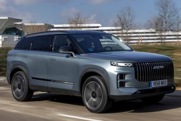 JAECOO J7 или Changan UNI-S: как выбрать кроссовер в 2026