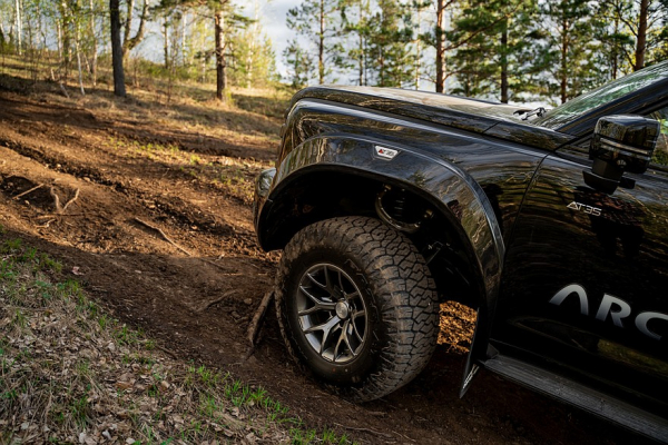 Внедорожник Haval H9 получил в России суровую версию AT35 от Arctic Trucks