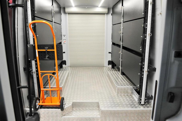 Гибрид автобуса и фургона: представлена новая «Газель Логистик» Гибрид автобуса и фургона: представлена новая «Газель Логистик»