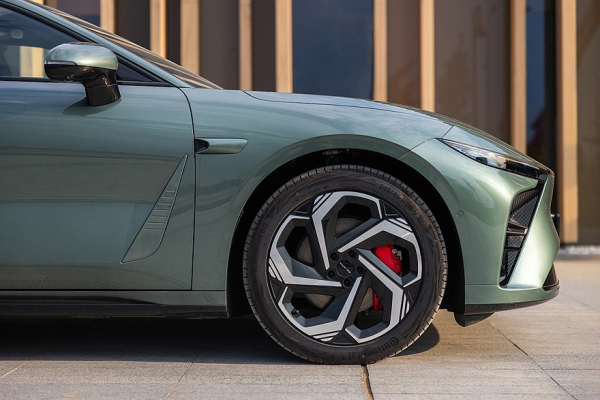 7 причин купить Exlantix ES