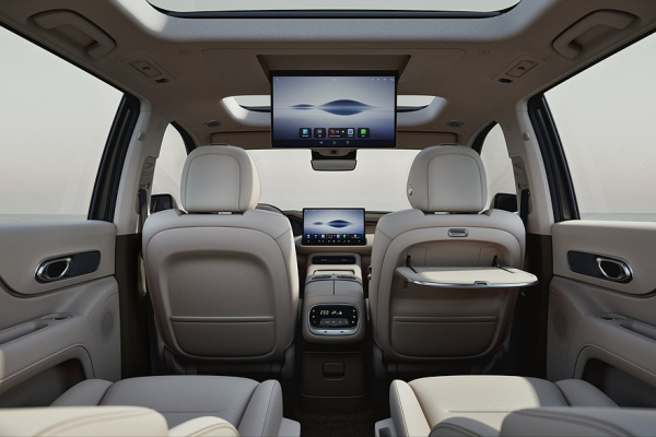 500 сил, чёрный орех и 11 слоёв: первый тест-драйв GAC S9