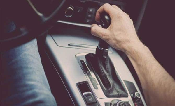 Как правильное затормозить двигателем на коробке автомате Как правильное затормозить двигателем на коробке автомате