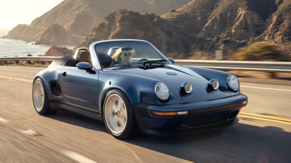 Рестомод Porsche 911 Carrera Cabriolet от Singer: убирающиеся фары и новый откидной верх