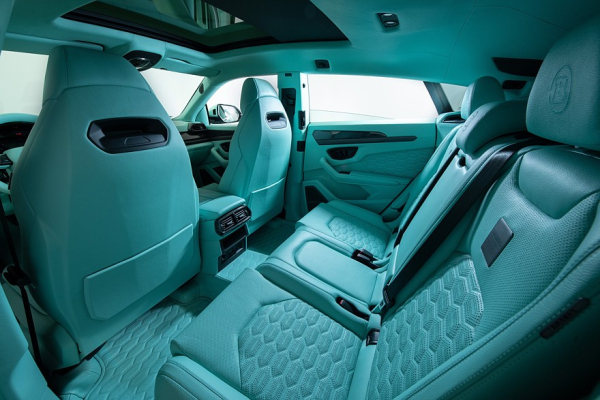 Brabus 900 на базе Lamborghini Urus SE: провокационный мятный и традиционный чёрный