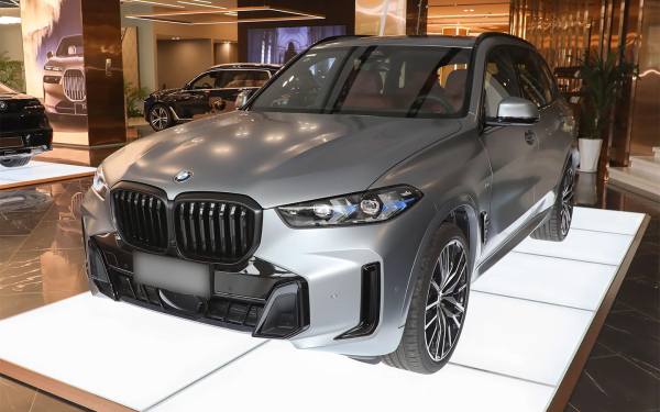 
            Каскад премьер, экспорт BMW в Россию и клон Toyota RAV4. Итоги недели
        