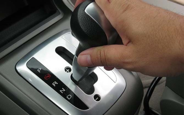 Зачем нужна нейтралка на АКПП, переключение и движение накатом на автомате