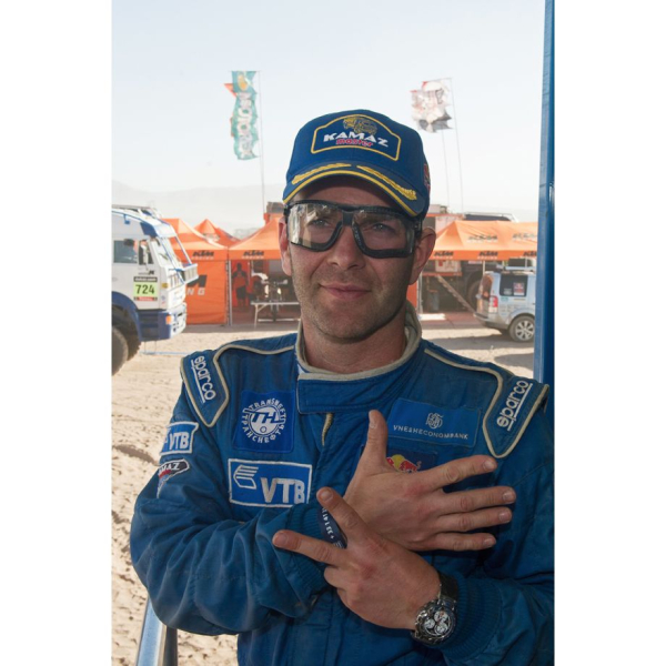 Интервью с гонщиком КАМАЗ-мастер Андреем Каргиновым — победы на Дакаре, финиш на трёх колёсах, чем сейчас занимается, биография Интервью с гонщиком КАМАЗ-мастер Андреем Каргиновым — победы на Дакаре, финиш на трёх колёсах, чем сейчас занимается, биография