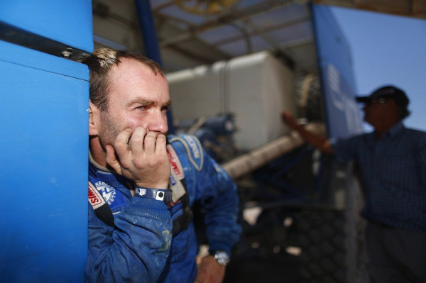 Интервью с гонщиком КАМАЗ-мастер Андреем Каргиновым — победы на Дакаре, финиш на трёх колёсах, чем сейчас занимается, биография Интервью с гонщиком КАМАЗ-мастер Андреем Каргиновым — победы на Дакаре, финиш на трёх колёсах, чем сейчас занимается, биография