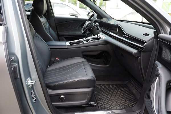 7 причин купить Exeed RX