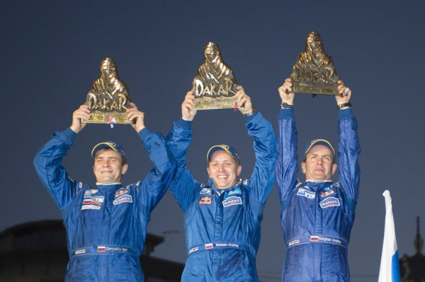 Интервью с гонщиком КАМАЗ-мастер Андреем Каргиновым — победы на Дакаре, финиш на трёх колёсах, чем сейчас занимается, биография Интервью с гонщиком КАМАЗ-мастер Андреем Каргиновым — победы на Дакаре, финиш на трёх колёсах, чем сейчас занимается, биография