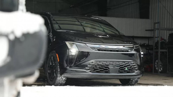 Показана внешность обновленного минивэна Chrysler Pacifica