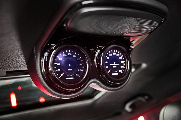 Новый Brabus 900 Rocket Edition дебютировал на очень крутых ностальгических колёсах