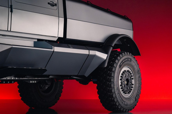 Unimog, который смог стать роскошным: спецверсия к 80-летию легендарного грузовика Unimog, который смог стать роскошным: спецверсия к 80-летию легендарного грузовика