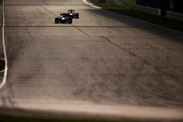 Борьба Себастьяна Феттеля и Марк Уэббера в Ред Булл: Мульти-21 на Гран-при Малайзии, Бразилия-2012, Турция-2010