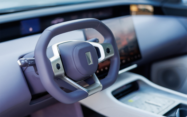 С дороги, староверы! Тест-драйв Avatr 12 на серпантине и гоночном треке
С дороги, староверы! Тест-драйв Avatr 12 на серпантине и гоночном треке