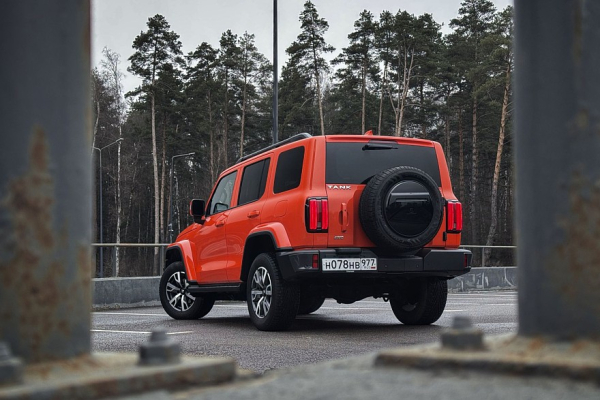 Старая внешность, новые колёса и никакого дизеля: тест-драйв обновлённого Tank 300