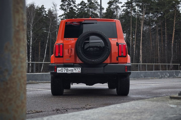 Старая внешность, новые колёса и никакого дизеля: тест-драйв обновлённого Tank 300