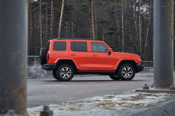 Старая внешность, новые колёса и никакого дизеля: тест-драйв обновлённого Tank 300