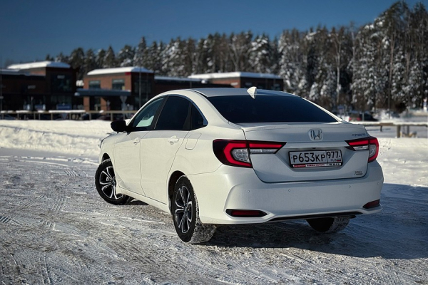 Весьма скромно, очень дорого, неожиданно хорошо: тест-драйв Honda Crider